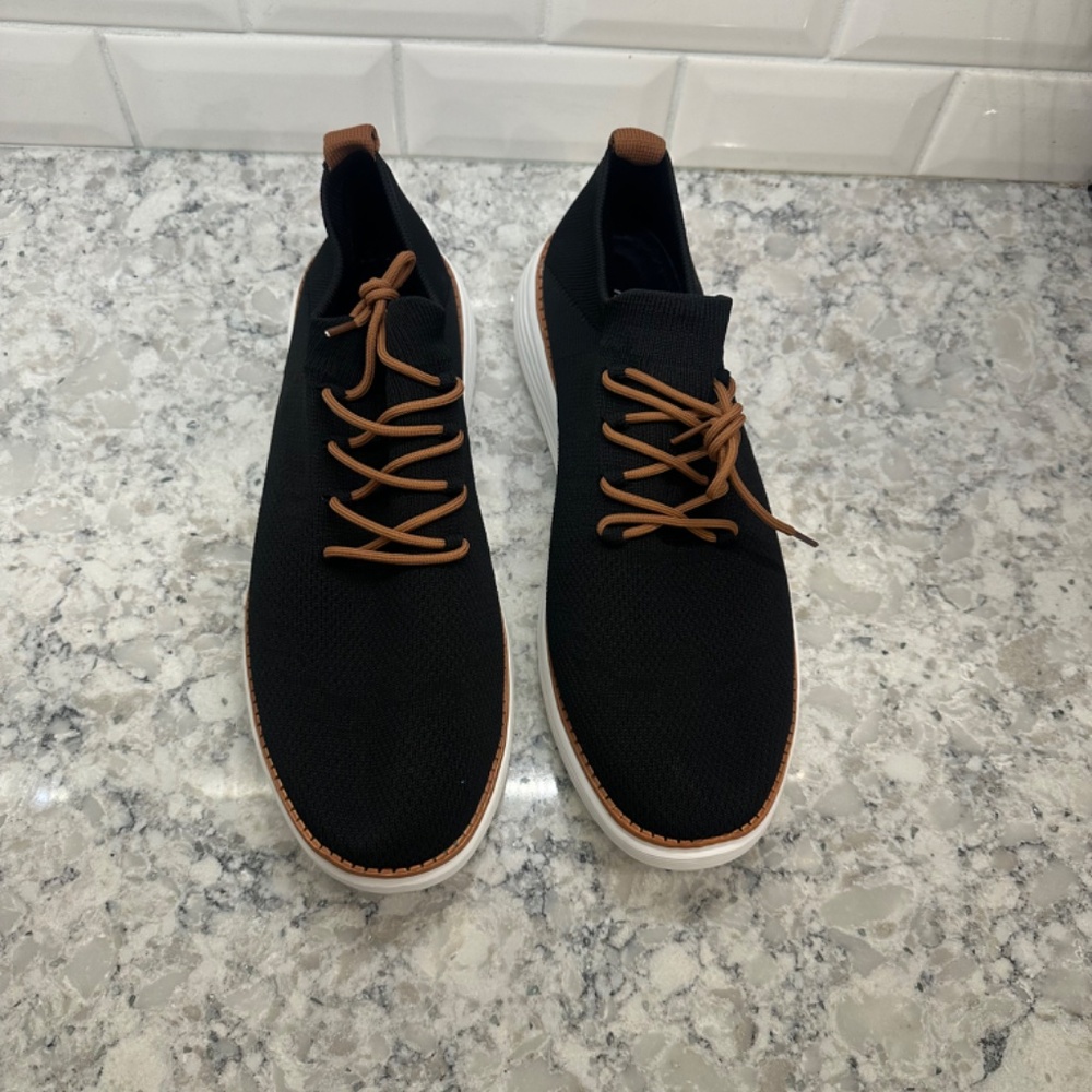 NEW MEN'S BLACK PULL ON WHITE SOLE SOLED SHOES SIZE 15 EU 39